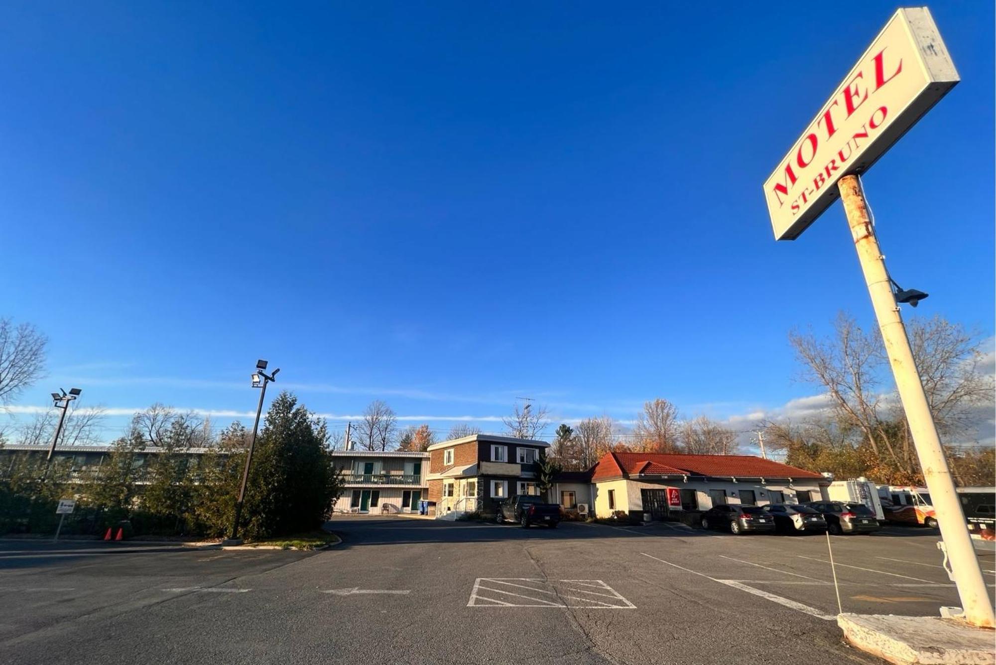 Motel Saint Bruno מראה חיצוני תמונה